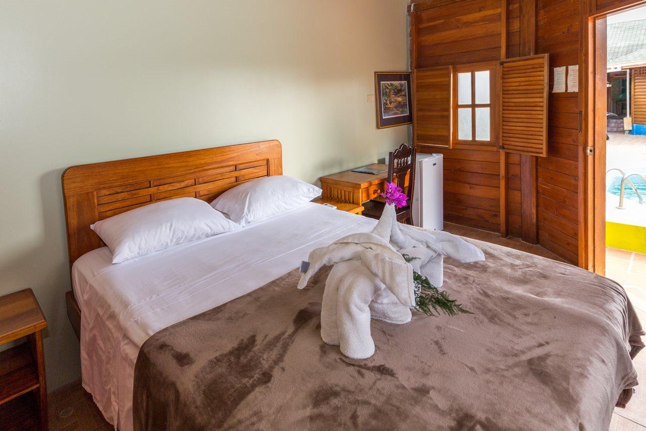 Shepherd Inn คราวน์พอยต์ ภายนอก รูปภาพ
