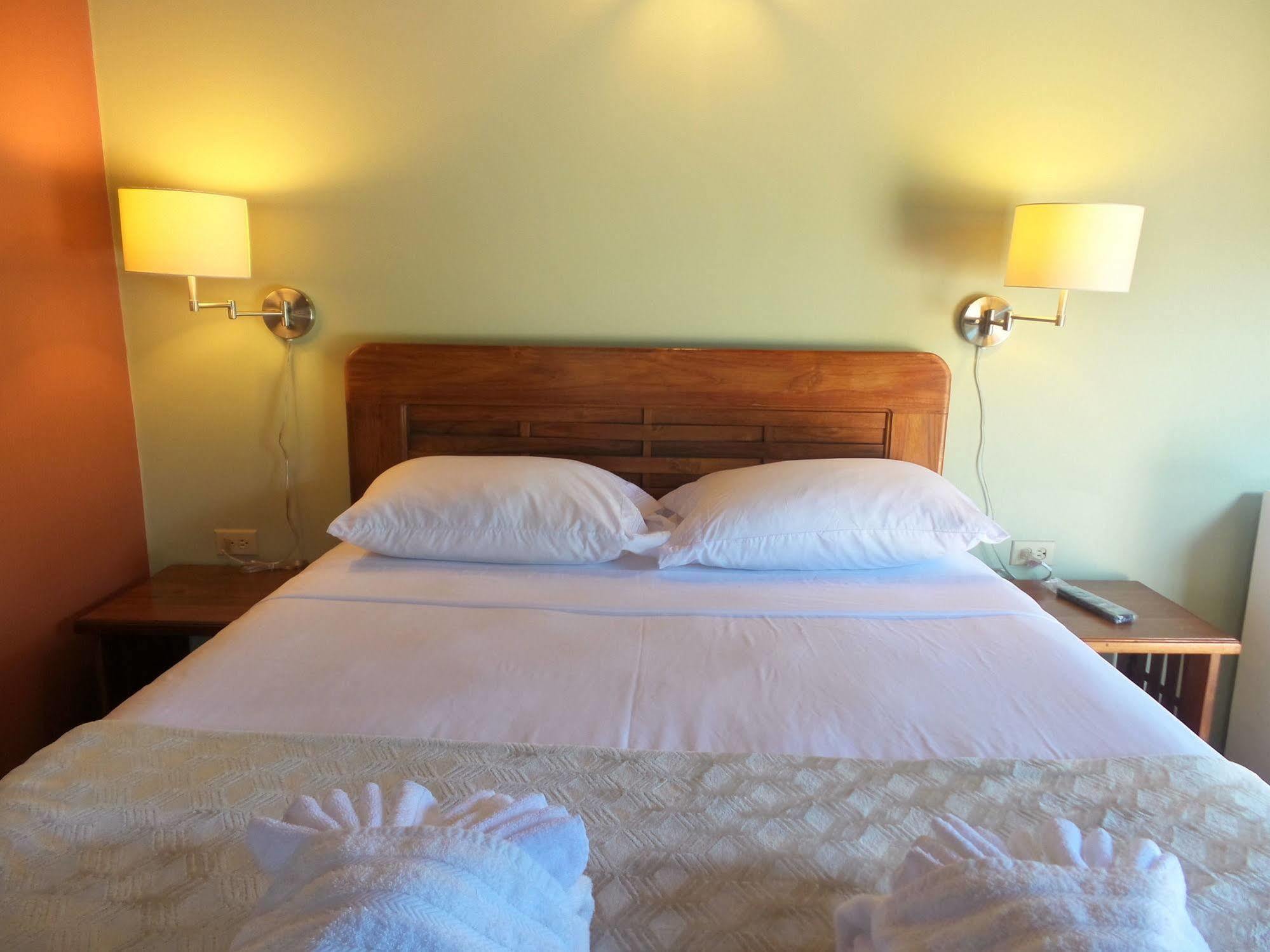 Shepherd Inn คราวน์พอยต์ ภายนอก รูปภาพ