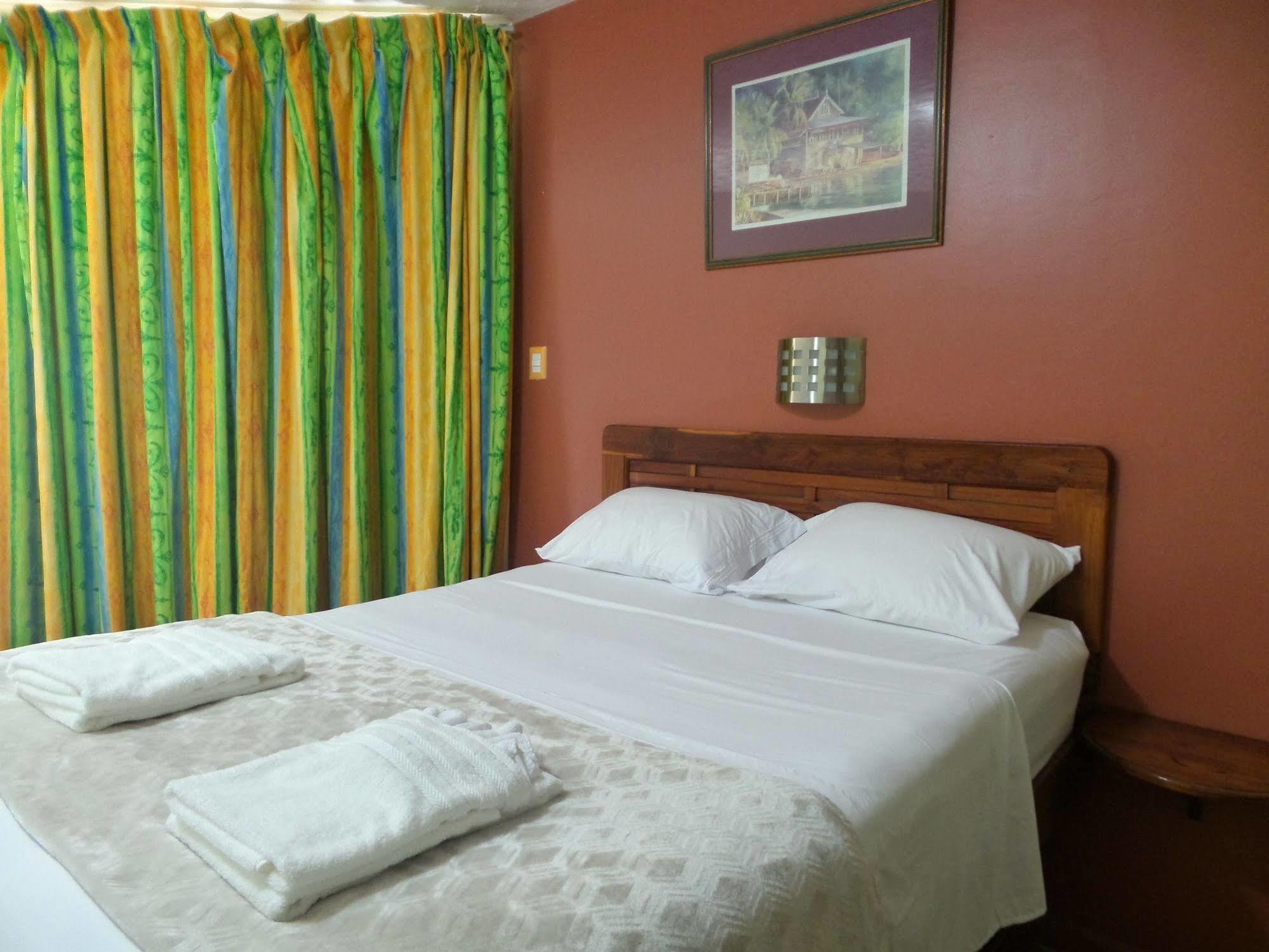 Shepherd Inn คราวน์พอยต์ ภายนอก รูปภาพ