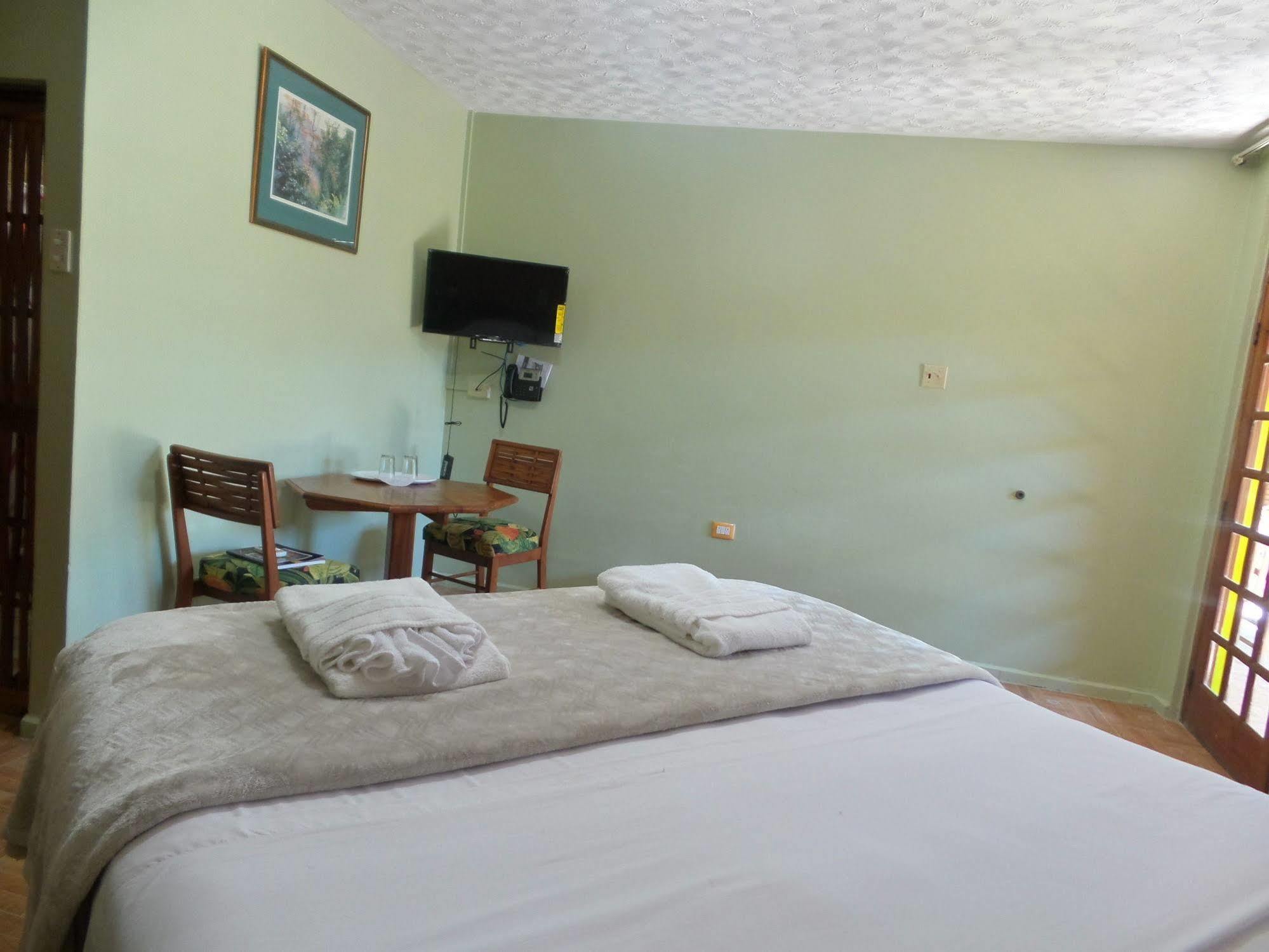 Shepherd Inn คราวน์พอยต์ ภายนอก รูปภาพ